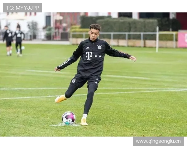 穆西亚拉是否被高估:战术价值与数据表现的落差分析 穆西亚拉是否被高估:战术价值与数据表现的落差分析