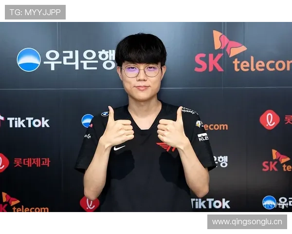 陈一冰退役后住进大平层，每天五点起床遛狗，这生活比偶像剧还离谱